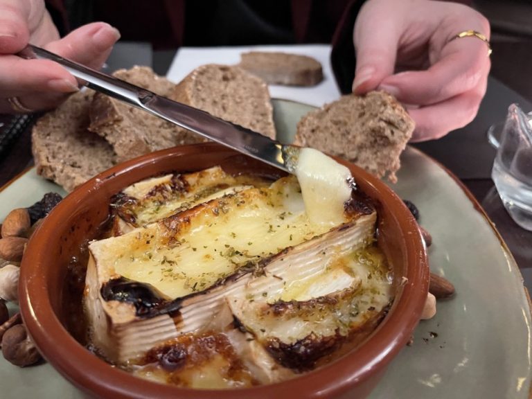 How do you warm up brie cheese